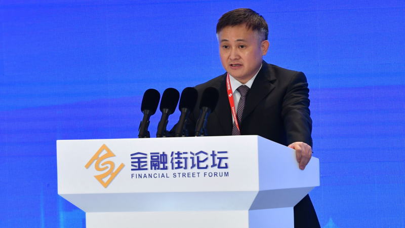 中國央行行長潘功勝表示明年將堅持寬松貨幣政策立場和方向