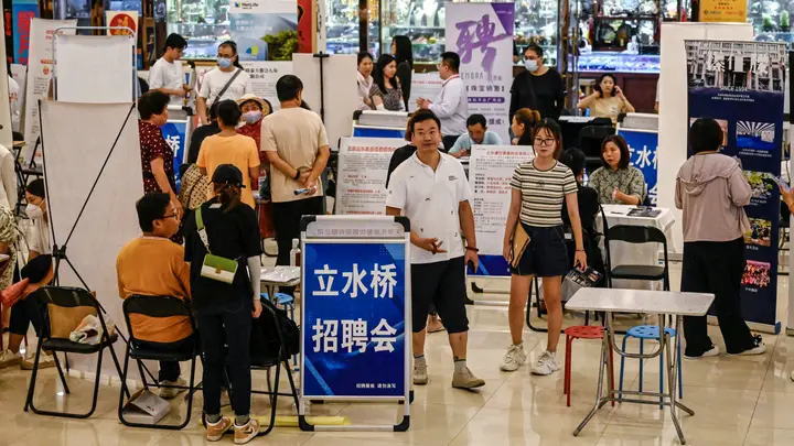 中國(guó)頭部招聘平臺(tái)的股價(jià)暴跌及前景不利，揭示了就業(yè)市場(chǎng)的持續(xù)疲軟