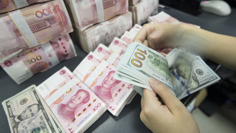 人民幣貶值壓力加劇之際，中國加強(qiáng)對資本流動(dòng)的審查