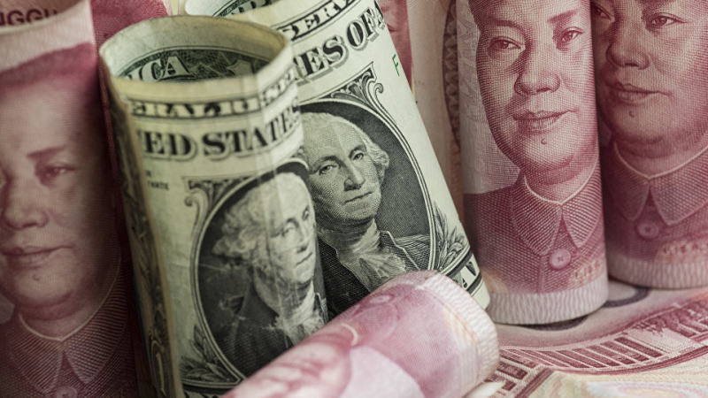 隨著一些交易中斷，人民幣貶值壓力持續(xù)加劇