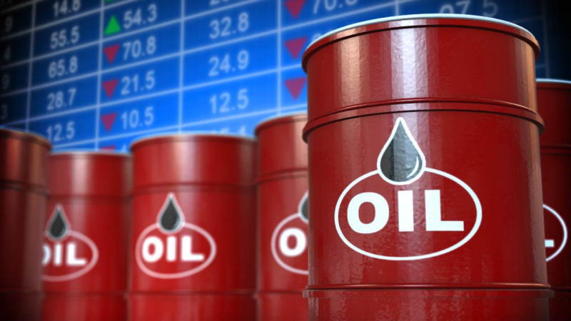 高盛和大摩大幅下調了明年的油價預測，因OPEC+的供應恢復將加劇市場過剩